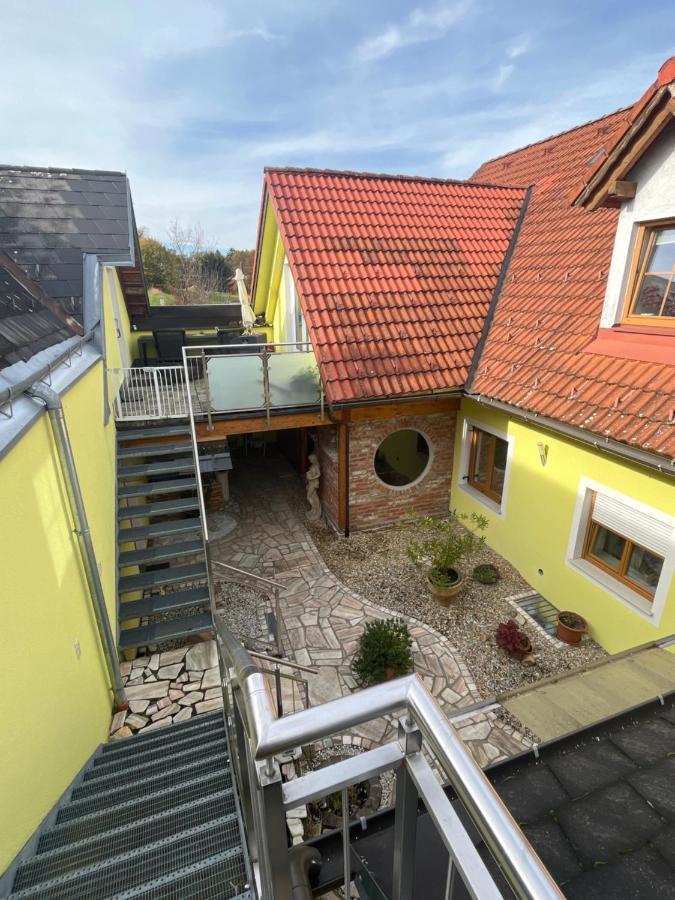 Ferienwohnung Im Thermenland フュルステンフェルト エクステリア 写真